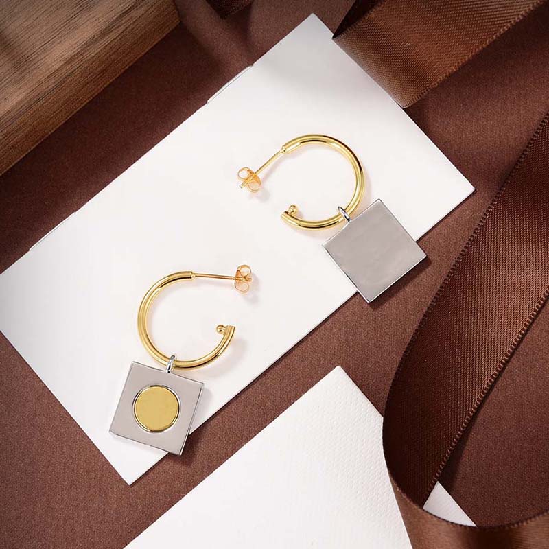 Designer Earrings Letter Stud Circle Simple Hoop Earring New Elegant Fashion for Woman Top Quality
Designer Earrings Letter Stud Circle Simple Hoop Earring New Elegant Fashion for Woman Top Quality