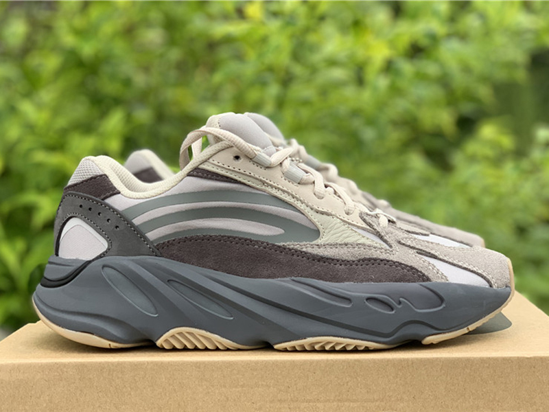 2022 Top quality 3M Reflective Running Shoes Black silver gray Runner Solid Wave Grey static Magnet Teal Carbon Blue Men Vanta Women Designer shoe us13, With original box
2022 Top quality 3M Reflective Running Shoes Black silver gray Runner Solid Wave Grey static Magnet Teal Carbon Blue Men Vanta Women Designer shoe us13, With original box