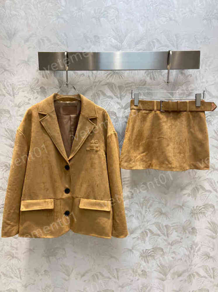 Womens Two Piece Dress Brand LOGO PD Deerskin Skirt Sets Luxury Designer Women Clothing 0912
Womens Two Piece Dress Brand LOGO PD Deerskin Skirt Sets Luxury Designer Women Clothing 0912