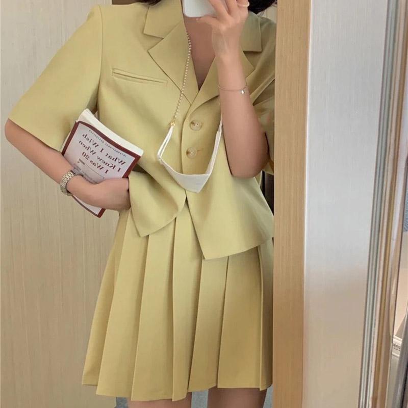Two Piece Dress 2022 Summer Blazer Office Lady Work Suit Korean Style Lapel Casual Jacket And Mini Pleated Skirt Women Pieces Set, Yellow
Two Piece Dress 2022 Summer Blazer Office Lady Work Suit Korean Style Lapel Casual Jacket And Mini Pleated Skirt Women Pieces Set, Yellow