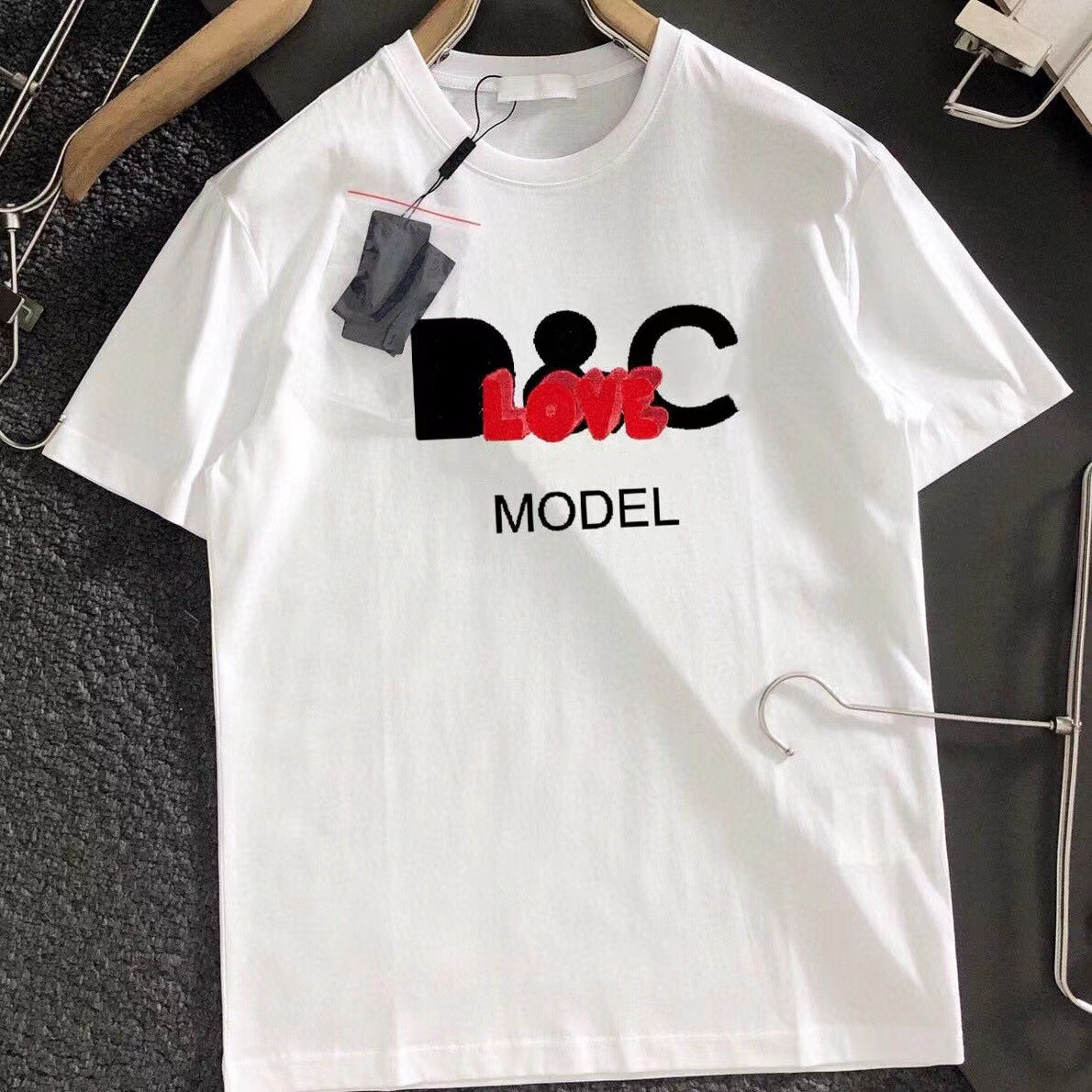 2022ss designer Men's t-shirt new printing process pattern letter round neck loose couple top fashionable men simple short sleeve, Black
2022ss designer Men's t-shirt new printing process pattern letter round neck loose couple top fashionable men simple short sleeve, Black