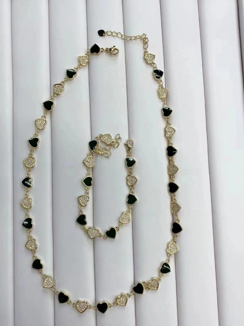 Chains Bohemia Enamel Zircon Heart Chain Necklace For Women Ethnic Gold-color Choker Necklaces Fashion 2022 JewelryChains
Chains Bohemia Enamel Zircon Heart Chain Necklace For Women Ethnic Gold-color Choker Necklaces Fashion 2022 JewelryChains