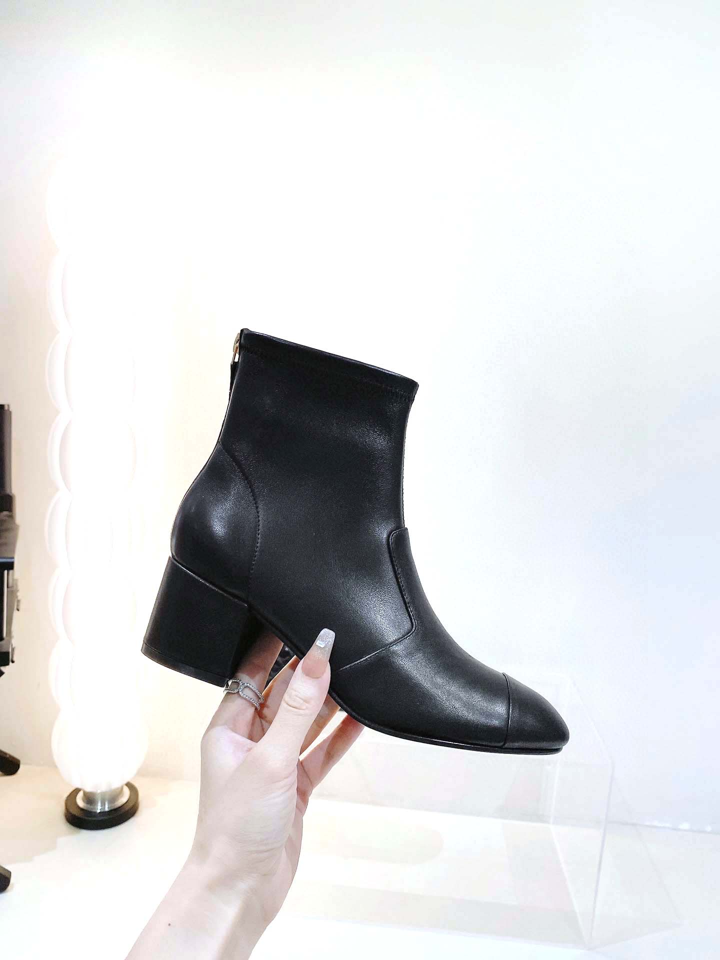 2022 good quality leather boots topquality zipper women's Boots size 35 to 40 Ankle Boot Spring autumn winter
2022 good quality leather boots topquality zipper women's Boots size 35 to 40 Ankle Boot Spring autumn winter