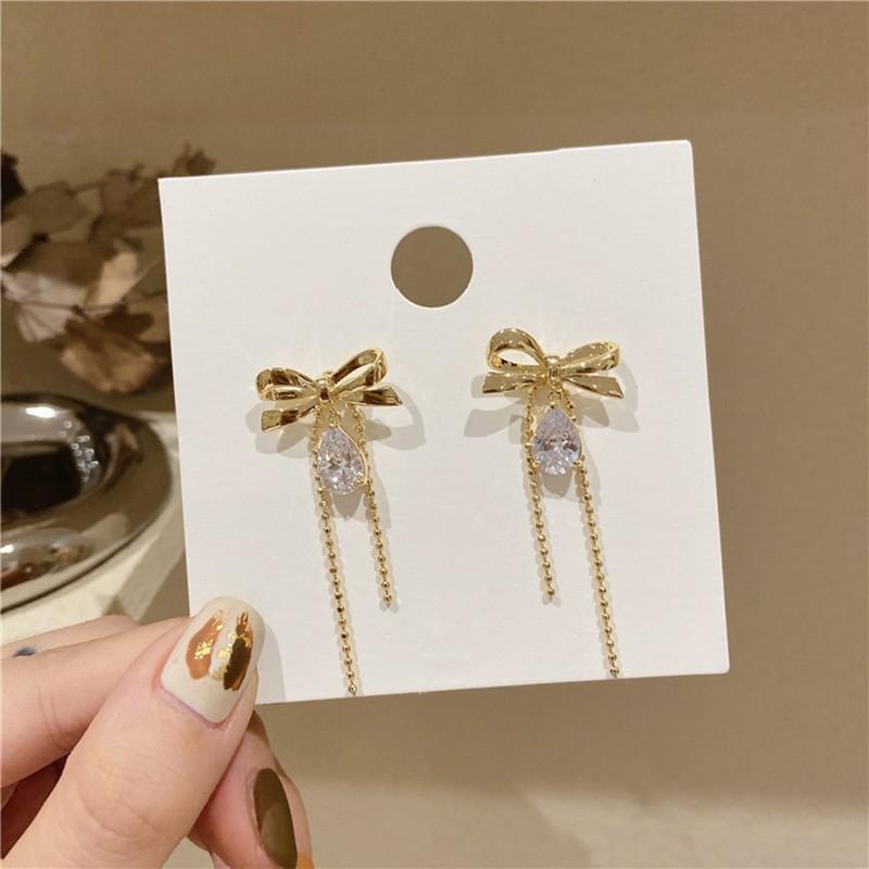 Dangle & Chandelier Long Metal Tassel Temperament Fine Bowknot Earrings Contracted Fashion Crystal Senior Women Drop JewelryDangle
Dangle & Chandelier Long Metal Tassel Temperament Fine Bowknot Earrings Contracted Fashion Crystal Senior Women Drop JewelryDangle