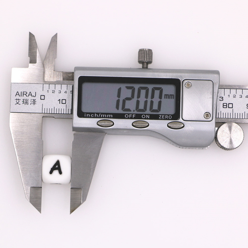 Kovict 100/200/500 Pcs English Silicone Letters Beads 12mm Baby Molar Teether DIY Necklace Accessories Chewable Nursing Toys 220514