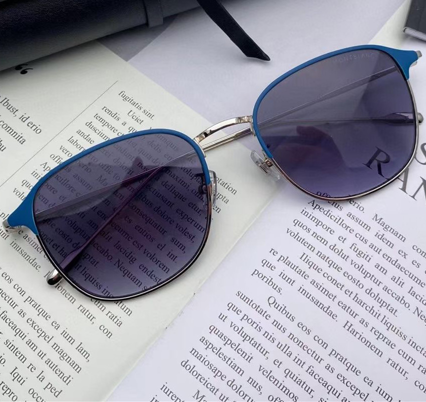Brand Designer Men Sunglasses for Women Sun Glasses Metal Ultralight Square Frame Eyeglasses Fashion Eyewear Gray/Dark Green MB0189 Shades with Original Box
Brand Designer Men Sunglasses for Women Sun Glasses Metal Ultralight Square Frame Eyeglasses Fashion Eyewear Gray/Dark Green MB0189 Shades with Original Box