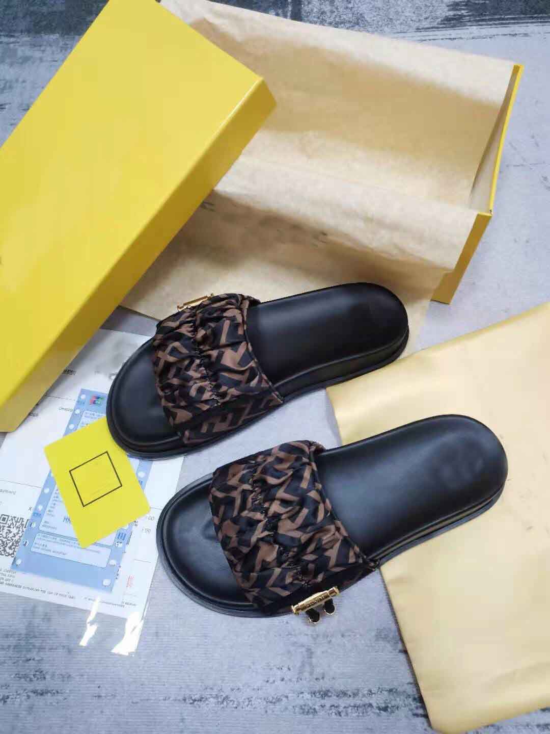 Fashion-Popular Summer Slipper Beach Slides Sandal Shoes Women Slide Non-slip Outdoor Satin Feel Slippers Flip Flops Sandalias With Box
Fashion-Popular Summer Slipper Beach Slides Sandal Shoes Women Slide Non-slip Outdoor Satin Feel Slippers Flip Flops Sandalias With Box
