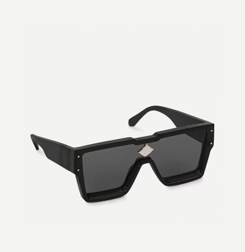 Fashion luxury men Cyclone sunglasses Z1547 vintage square frame Rhomboid diamond glasses Avant-garde unique style top quality Anti-Ultraviolet come with case
Fashion luxury men Cyclone sunglasses Z1547 vintage square frame Rhomboid diamond glasses Avant-garde unique style top quality Anti-Ultraviolet come with case