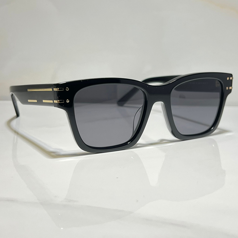 Sunglasses For Women and Men Summer style DS-S3U Anti-Ultraviolet Retro Plate Square Full frame fashion Eyeglasses Random Box
Sunglasses For Women and Men Summer style DS-S3U Anti-Ultraviolet Retro Plate Square Full frame fashion Eyeglasses Random Box