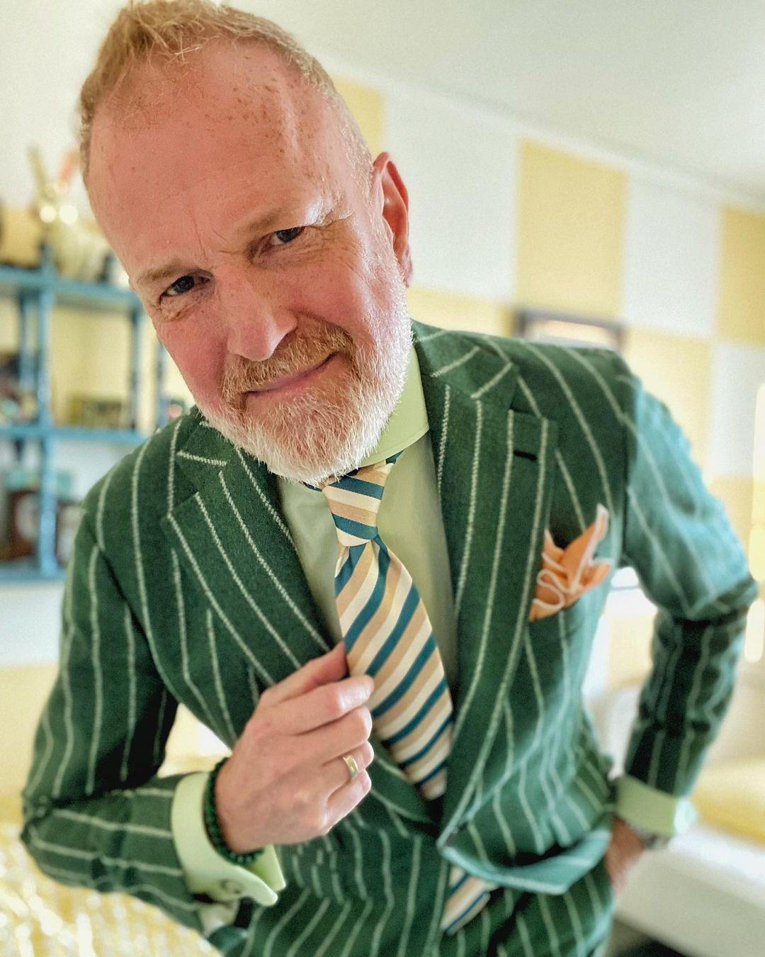 Summer Green Pinstripe Men Wedding Tuxedos Peaked Lapel Jacket Suits Handsome Men Prom Party Formal Outfit 2 Pieces