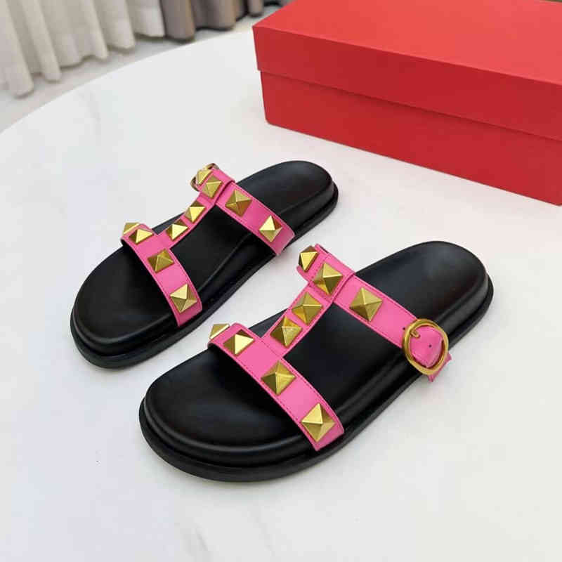 2022 summer new rivet flat bottom sandals women's flip flops wear thick leisure beach slippers Outlet_FEXS