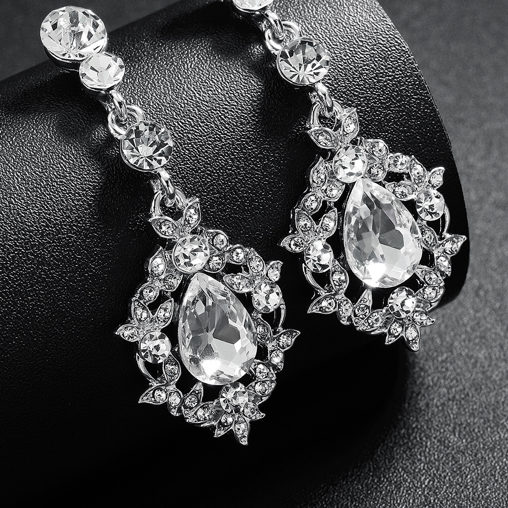 Luxury Sparkling Earrings Gorgeous Rhinestone Earring Bridal Wedding Accessory Jewelry Fashion Earrings for Bride
Luxury Sparkling Earrings Gorgeous Rhinestone Earring Bridal Wedding Accessory Jewelry Fashion Earrings for Bride