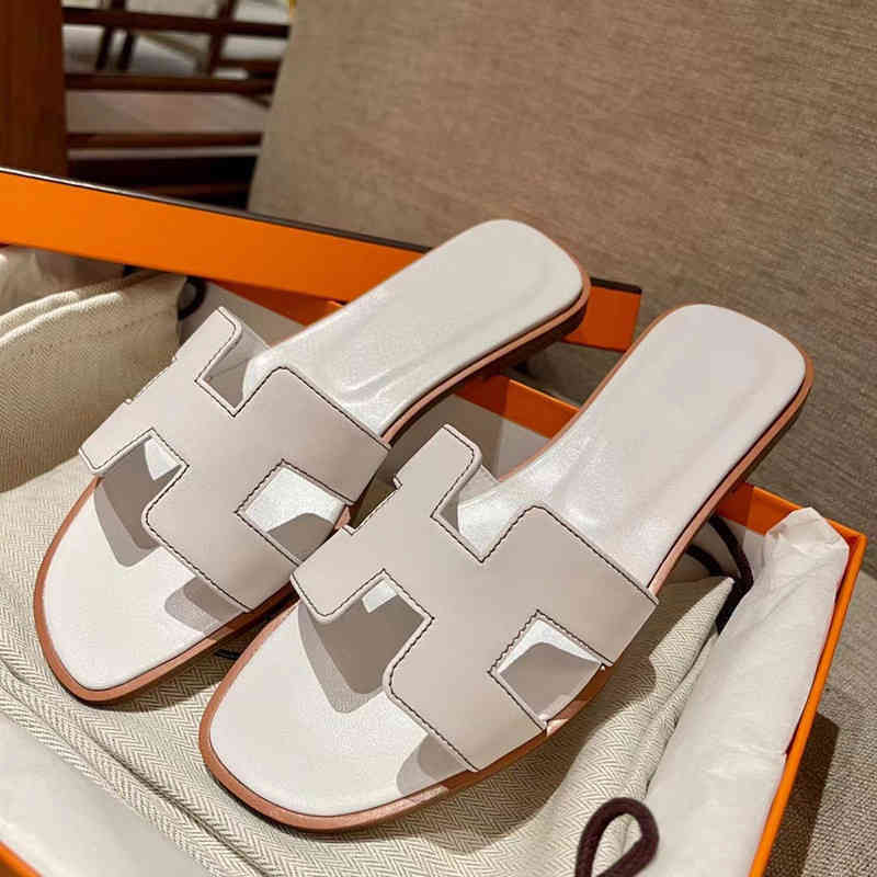 Herme Slippers Fashion oran Sandals Designer Luxury Sansals Summer All Inclusive Padded h Palm Print Real Cow Leather Flat Bottom Pure Manual European American, China red
Herme Slippers Fashion oran Sandals Designer Luxury Sansals Summer All Inclusive Padded h Palm Print Real Cow Leather Flat Bottom Pure Manual European American, China red