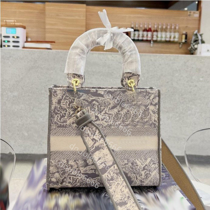 Luxury Handbags Designer Tote Bag High Quality Women handbag High Shoulder Bags Fashion Cross Body Multifunctional shopping
Luxury Handbags Designer Tote Bag High Quality Women handbag High Shoulder Bags Fashion Cross Body Multifunctional shopping