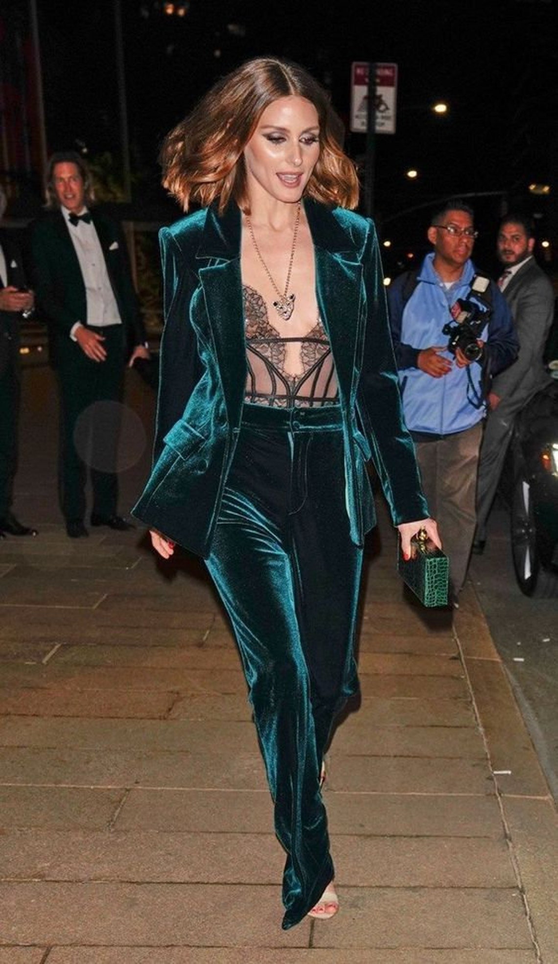 Elegant Velvet Mother Of The Bride Pants Suits 2pc Slim Fit Guest Wedding Party Gowns Womens Blazer Groom Mom Formal Evening Wear