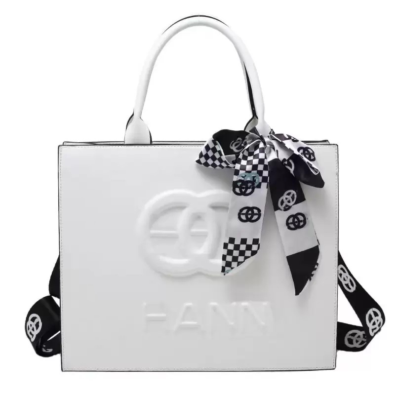 bag classical Explosive wo Fashion Bags handbags women Luxury Cross Body designer classic style Lady High quality shoulder female high-end 009
bag classical Explosive wo Fashion Bags handbags women Luxury Cross Body designer classic style Lady High quality shoulder female high-end 009