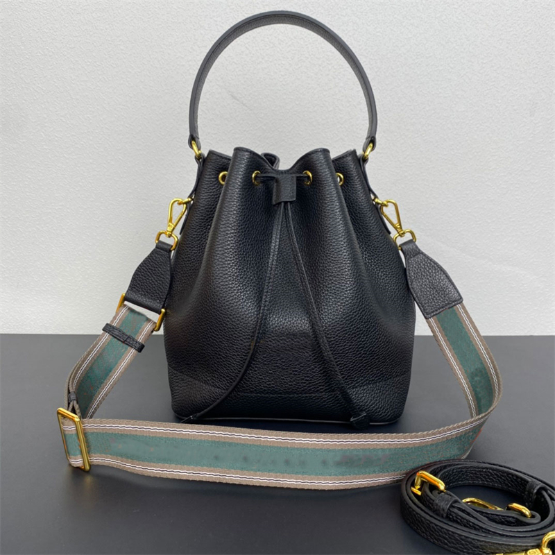 Duet Re-nylon Shoulder Bag Zipper Pocket Metal Hardware Bucket Bag Drawstring Closure Handbag
Duet Re-nylon Shoulder Bag Zipper Pocket Metal Hardware Bucket Bag Drawstring Closure Handbag