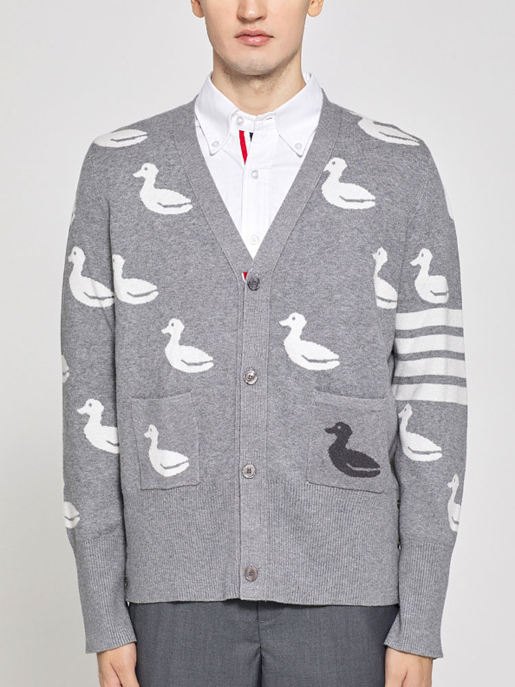 TB Men's Sweaters Kawaii Duck 4-bar Stripes V-neck Cardigan Women's Sweaters 2022 Korean Design Harajuku Casual Daily Coats, Blue
TB Men's Sweaters Kawaii Duck 4-bar Stripes V-neck Cardigan Women's Sweaters 2022 Korean Design Harajuku Casual Daily Coats, Blue