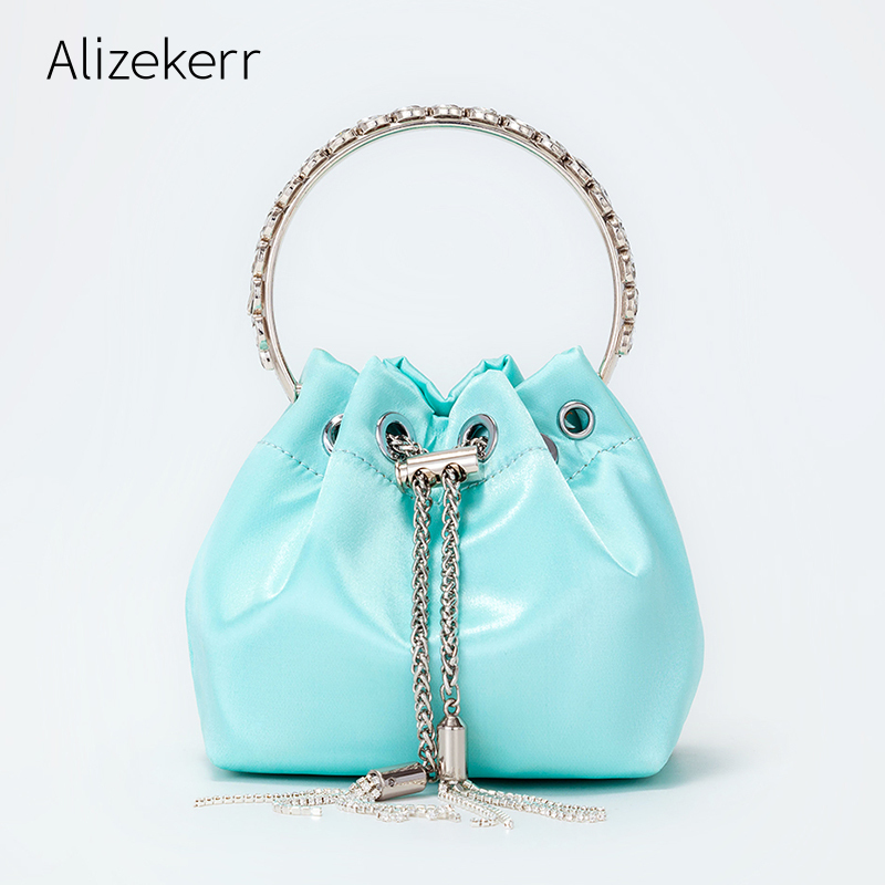 Crystal Metal Ring Handle Handbags Women Luxury Tassel Satin Bucket Crossbody Bag Ladies Color Beads Purse Wedding Party 220726, Silver pu
Crystal Metal Ring Handle Handbags Women Luxury Tassel Satin Bucket Crossbody Bag Ladies Color Beads Purse Wedding Party 220726, Silver pu