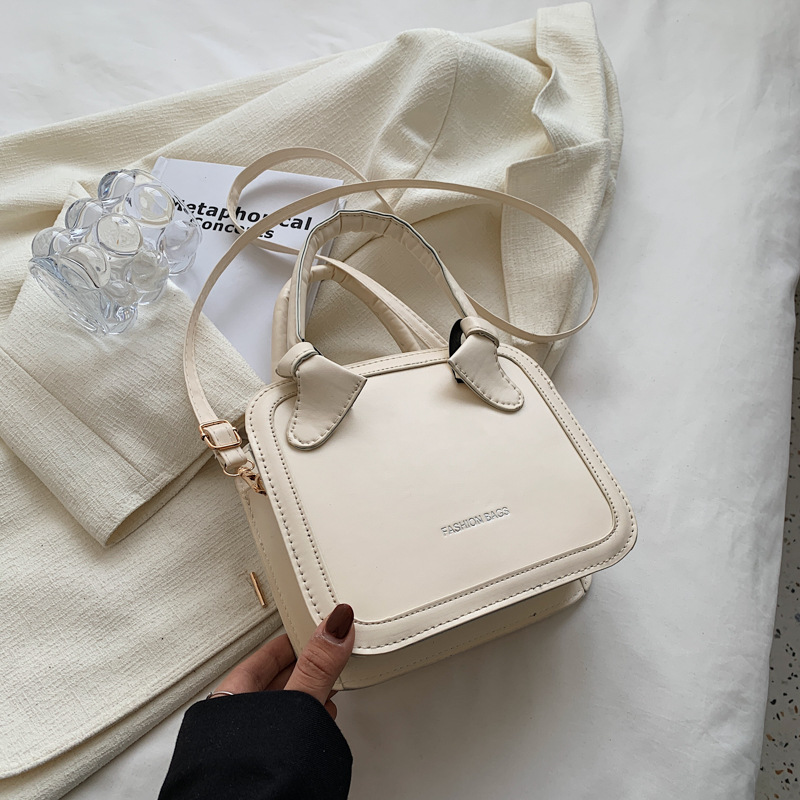 HBP minimalist bag fashion casual handbank shoulder handbag foreign gas small square bags, Beige
HBP minimalist bag fashion casual handbank shoulder handbag foreign gas small square bags, Beige