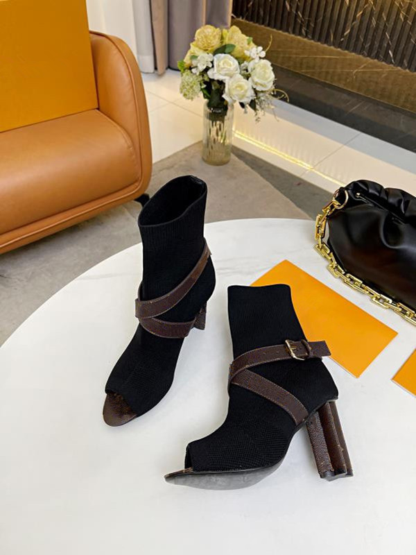 Autumn and winter women's boots knitted elastic ankle boots socks boots large size 35-42 high heels 0430, 01
Autumn and winter women's boots knitted elastic ankle boots socks boots large size 35-42 high heels 0430, 01