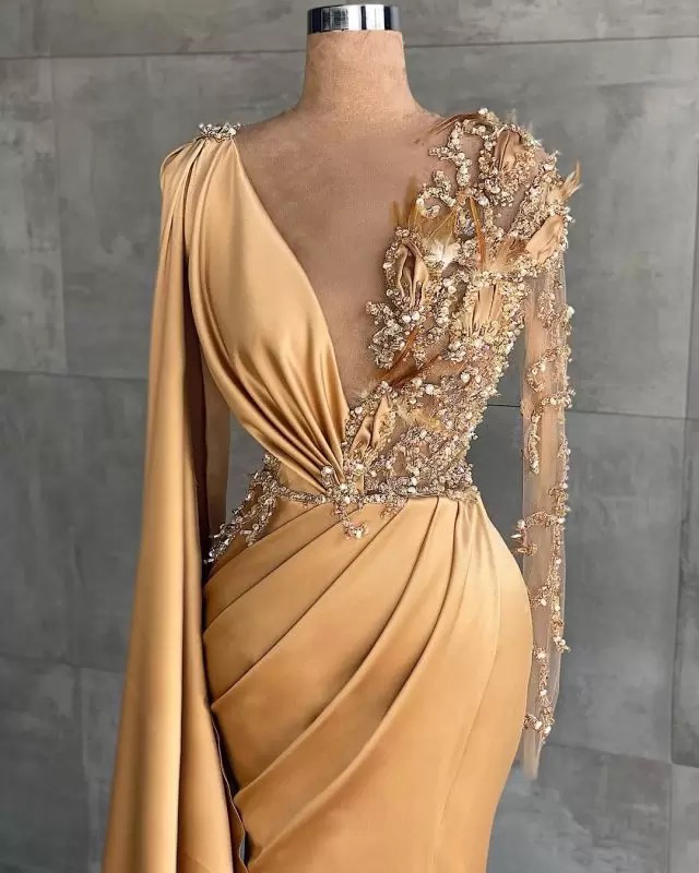Vintage Gold Long Sleeve Evening Dresses Formal Occasion Women Dress Mermaid V Neck Sexy Beads Sequined Party prom Gowns