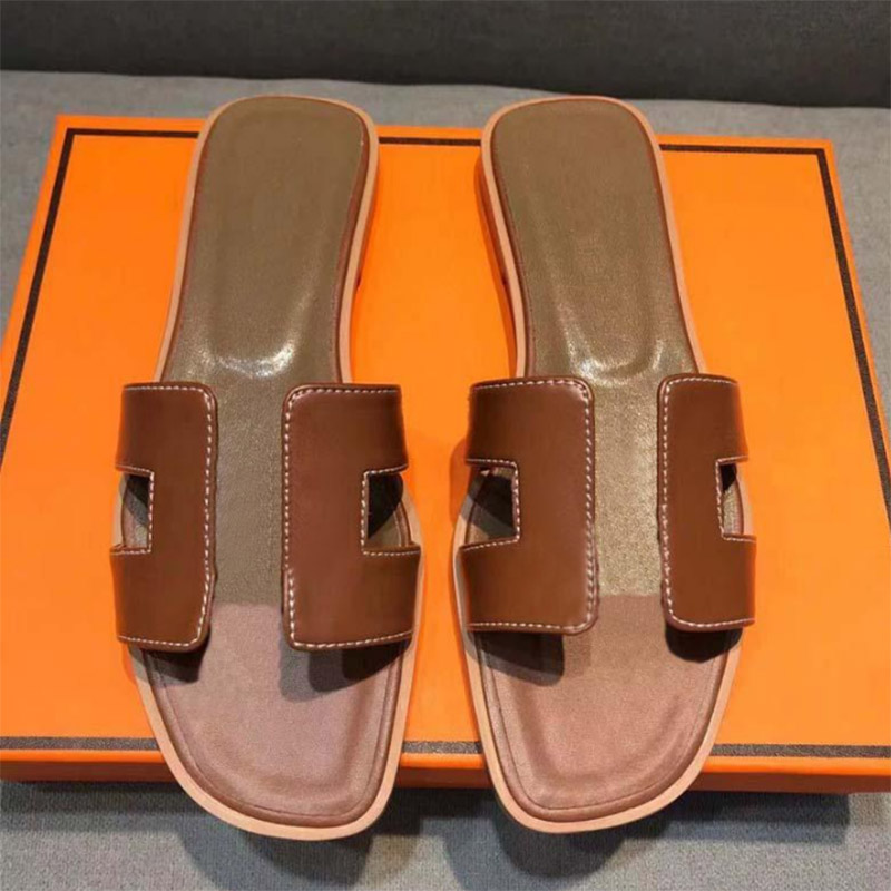 Designer-High quality Stylish leather summer slipper women's flat-bottomed reflective slippers outdoor lazy shoes beach sandals Large size 3, As picture 1
Designer-High quality Stylish leather summer slipper women's flat-bottomed reflective slippers outdoor lazy shoes beach sandals Large size 3, As picture 1