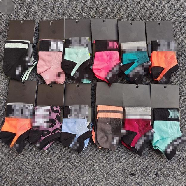 DHL Fast Pink Black Socks Adult Cotton Short Ankle Socks Sports Basketball Soccer Teenagers Cheerleader New Sytle Girls Women Mens Sock with Tags Party Favor T0408
DHL Fast Pink Black Socks Adult Cotton Short Ankle Socks Sports Basketball Soccer Teenagers Cheerleader New Sytle Girls Women Mens Sock with Tags Party Favor T0408