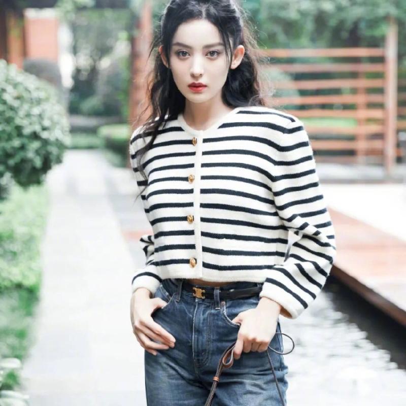 Women' Knits & Tees O-neck Loose Striped Sweater Ladies Women' Vintage Single Breasted Knitted Cardigan Chic All-Match Preppy Style Cl, Red
Women' Knits & Tees O-neck Loose Striped Sweater Ladies Women' Vintage Single Breasted Knitted Cardigan Chic All-Match Preppy Style Cl, Red