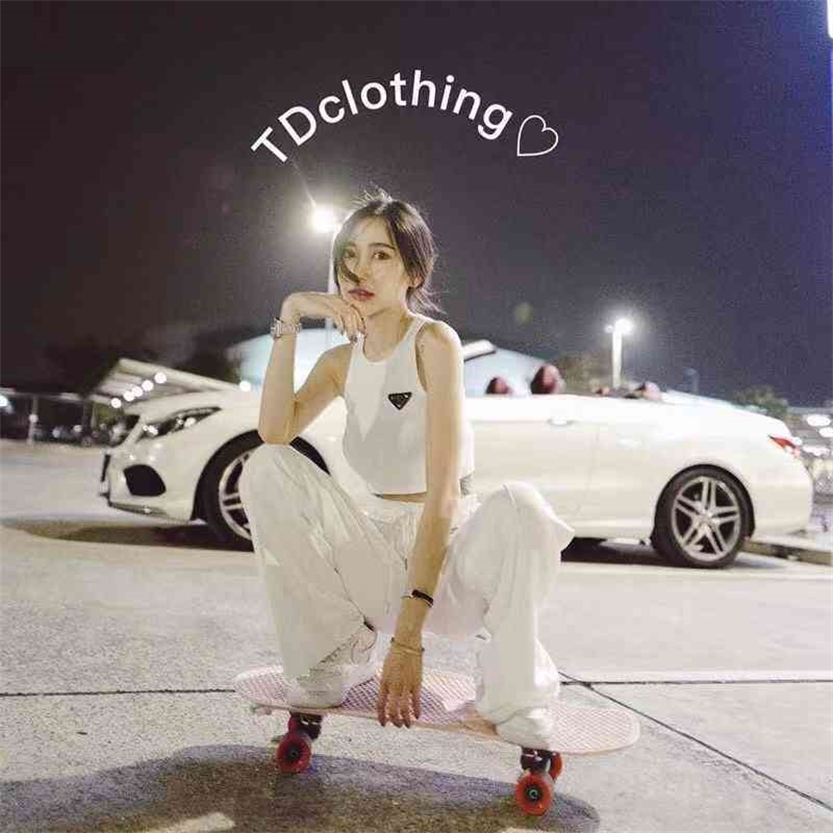 2022 High Quality new special offer Model summer sleeveless vest + wide leg pants two piece casual suit, White
2022 High Quality new special offer Model summer sleeveless vest + wide leg pants two piece casual suit, White