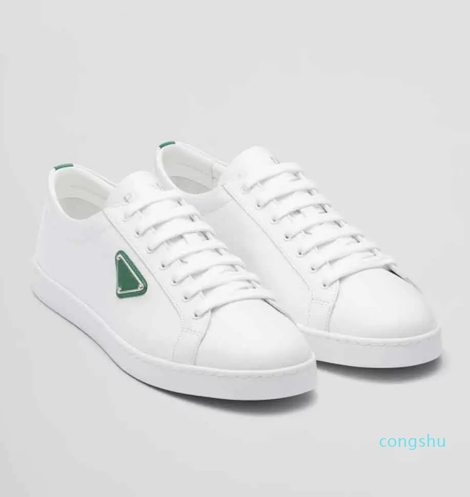 Top Luxury Brushed Leather Sneakers Shoes Men Skateboard Walking Rubber Sole Footwear Enameled Metal Triangle Comfort Trainers EU38-46 33 
Top Luxury Brushed Leather Sneakers Shoes Men Skateboard Walking Rubber Sole Footwear Enameled Metal Triangle Comfort Trainers EU38-46 33