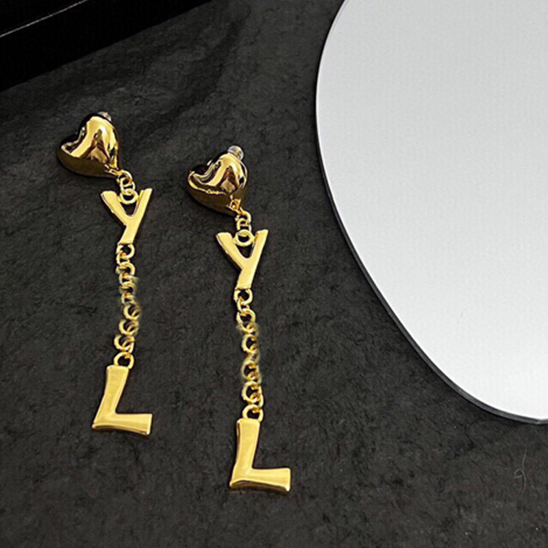 Pendant Earrings Women Gold Love Earrings Designer Jewelry Luxurys Studs Earring 925 Silver Boucle Letters Hoops With Box Nice 22052405R
Pendant Earrings Women Gold Love Earrings Designer Jewelry Luxurys Studs Earring 925 Silver Boucle Letters Hoops With Box Nice 22052405R