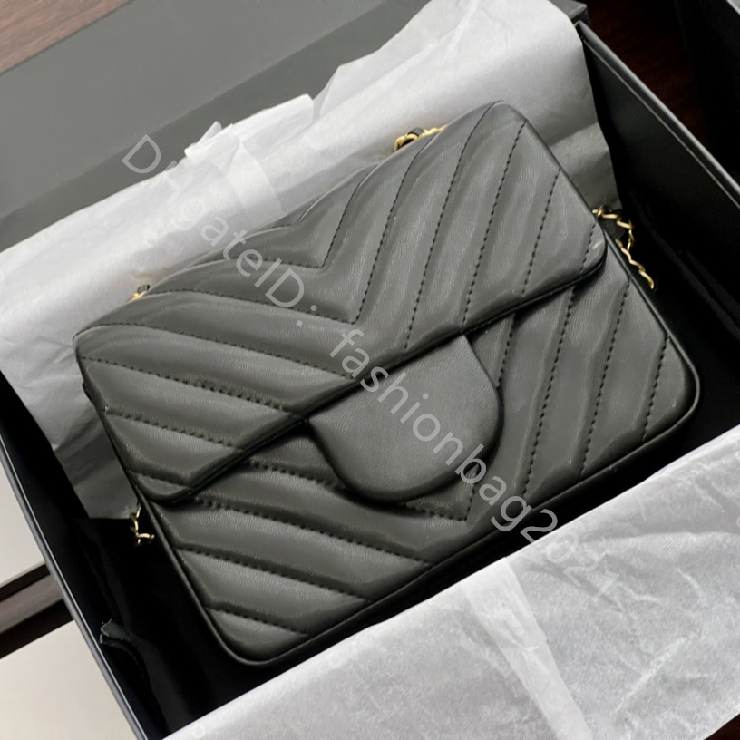 fashion lady famous designer bags chain shoulder crossbody messenger handbags women letter plain V stripes shopping totes coin purse perfect cool wallet, Color q
fashion lady famous designer bags chain shoulder crossbody messenger handbags women letter plain V stripes shopping totes coin purse perfect cool wallet, Color q