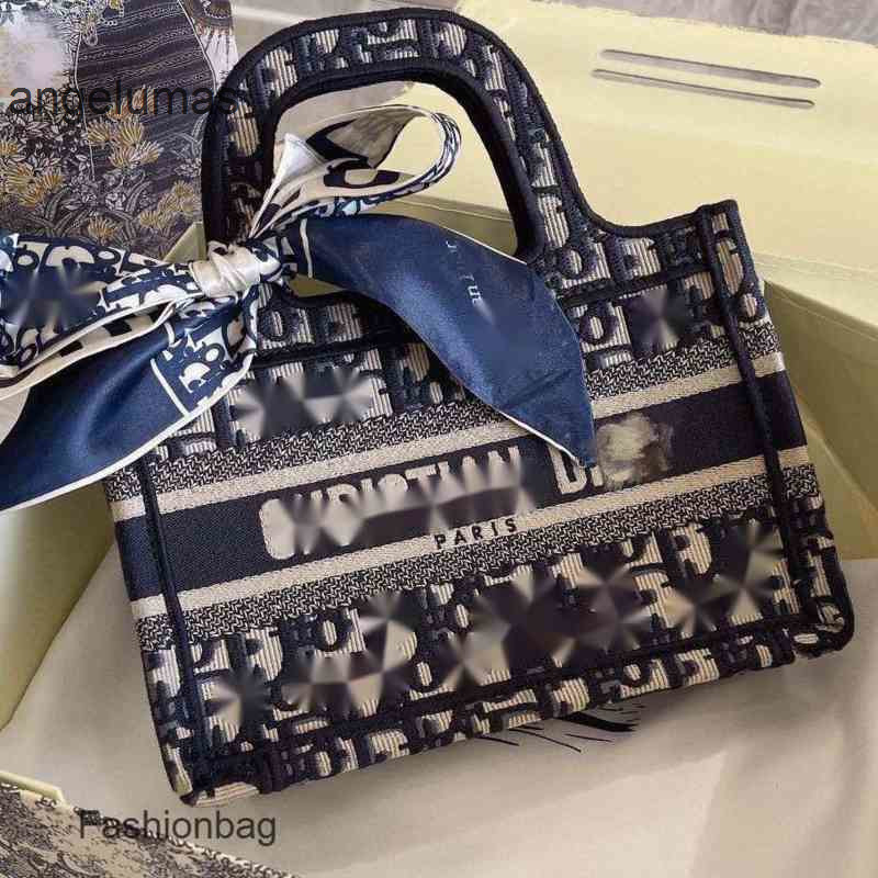 Designer Lady cHrIsTAIns Bag Booktote Versatile Letter Mini Shopping Bags Embroidered Handbag Cowboy Women's Casual Fashion, Houndstooth
Designer Lady cHrIsTAIns Bag Booktote Versatile Letter Mini Shopping Bags Embroidered Handbag Cowboy Women's Casual Fashion, Houndstooth
