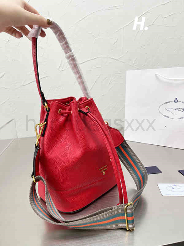 9A Top Luxury Designer Bucket Bag 3 Colors Messenger Shoulder Handbag Womens Fashion Leather, Customize
9A Top Luxury Designer Bucket Bag 3 Colors Messenger Shoulder Handbag Womens Fashion Leather, Customize