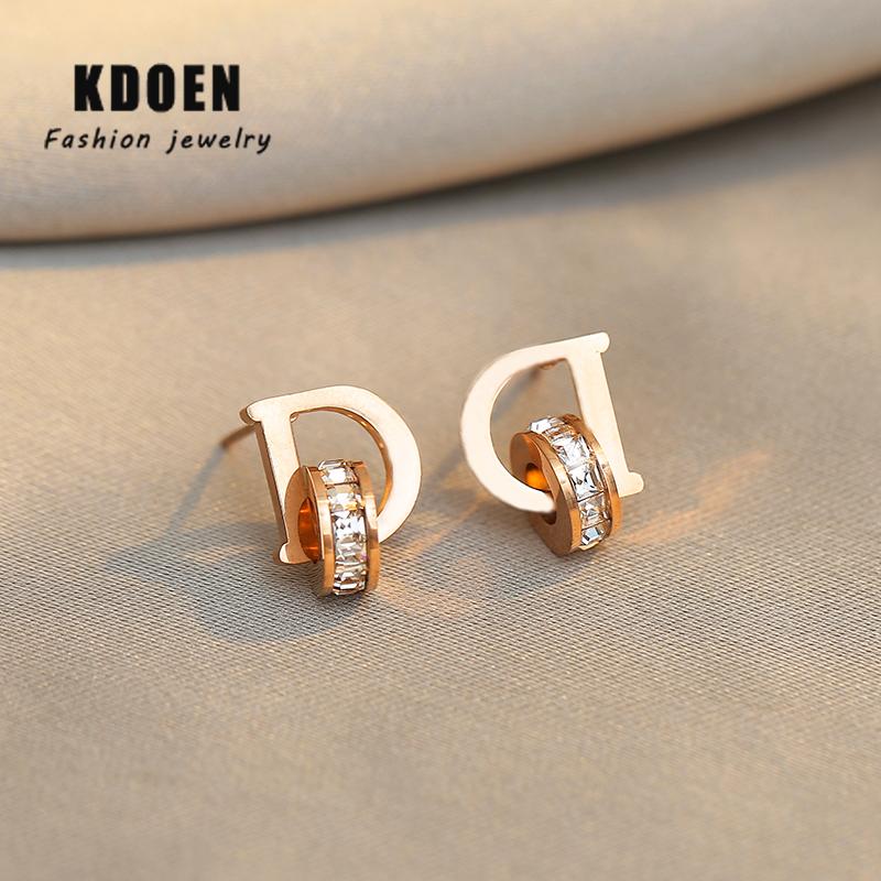 Dangle & Chandelier Design Sense Circle D Letter Buckle Stainless Steel Earrings Korean Fashion Jewelry Party For Womans Luxury AccessoriesD
Dangle & Chandelier Design Sense Circle D Letter Buckle Stainless Steel Earrings Korean Fashion Jewelry Party For Womans Luxury AccessoriesD