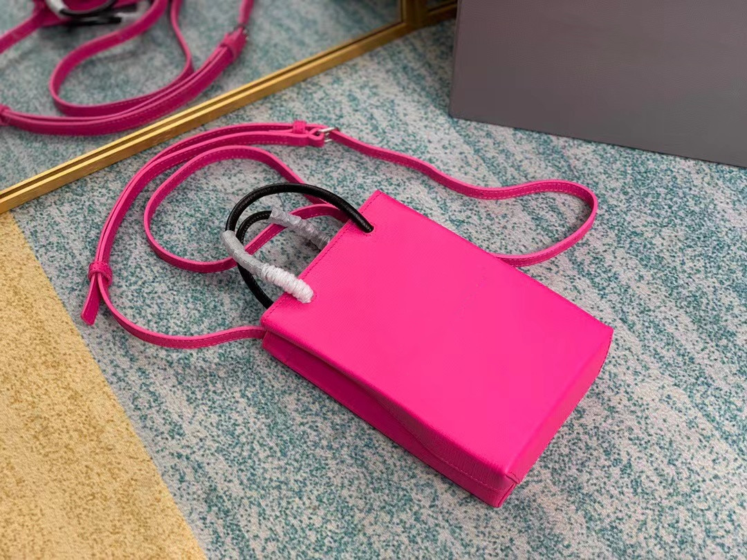 (with gift box)21ss fashion show womens mini totes bag Shopping Phone Holder geninue leather designer shoulder bags limited 12*18, I need see other product
(with gift box)21ss fashion show womens mini totes bag Shopping Phone Holder geninue leather designer shoulder bags limited 12*18, I need see other product