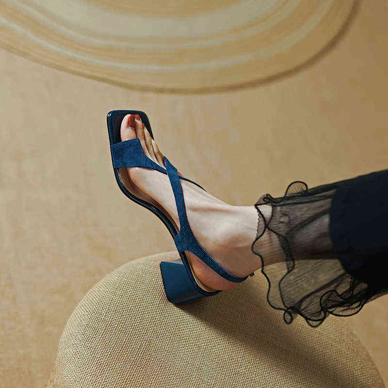 Women Sandals 2022 New Retro Sheepskin French Chunky Heel Open Toe Buckle Summer Shoes Explosive Spot 220607, Blue
Women Sandals 2022 New Retro Sheepskin French Chunky Heel Open Toe Buckle Summer Shoes Explosive Spot 220607, Blue