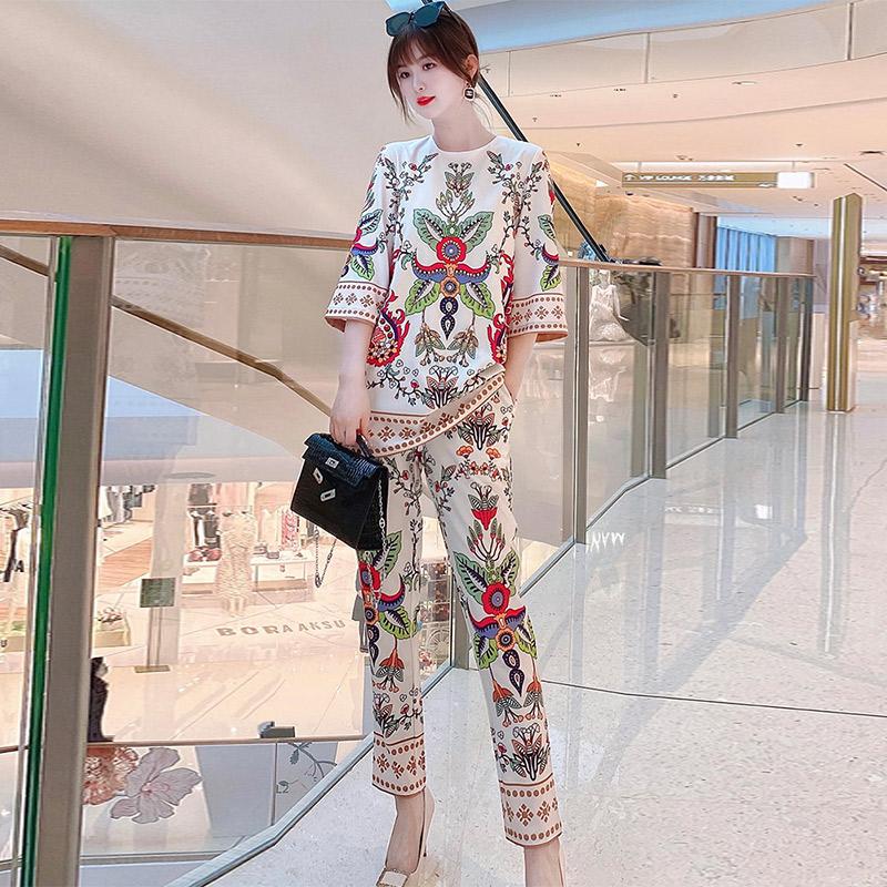 Women's Two Piece Pants Fashion Runway Summer Female Sets Exquisite Beaded T-Shirt Gorgeous Print Trousers Casual Comfortable Holiday Two-Pi, White
Women's Two Piece Pants Fashion Runway Summer Female Sets Exquisite Beaded T-Shirt Gorgeous Print Trousers Casual Comfortable Holiday Two-Pi, White