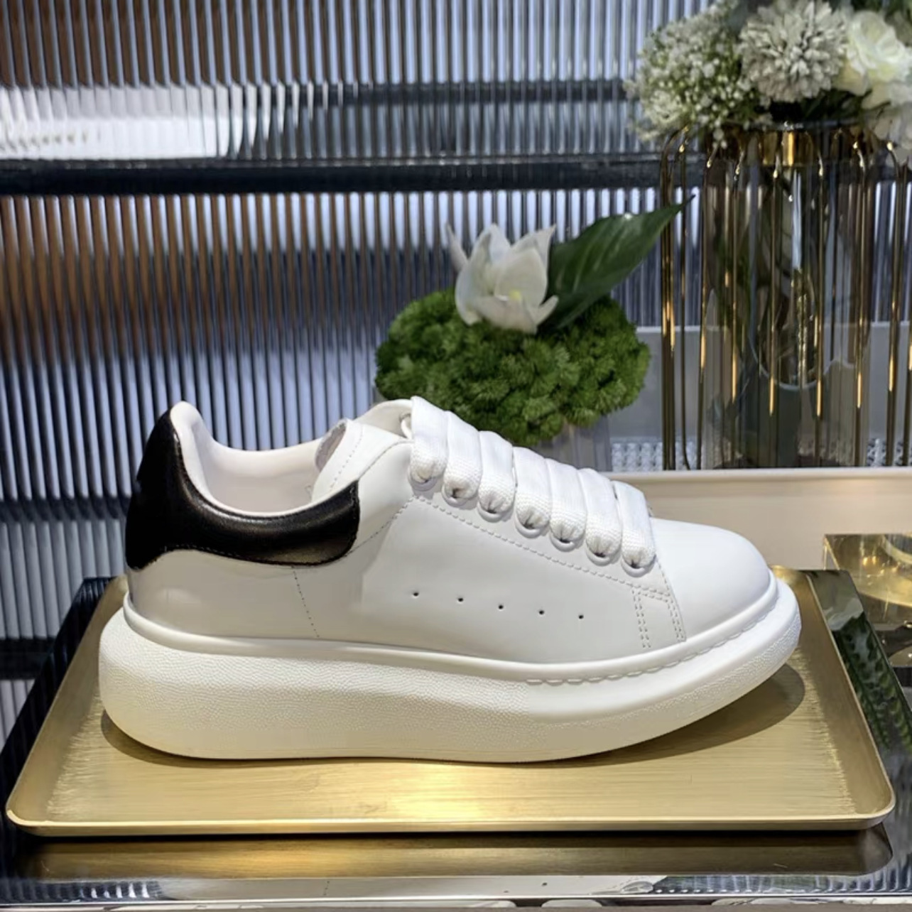 2022 Top Quality Mens Womens Casual Shoes Leather Lace Up Platform Oversized Sole Sneakers White Black Luxury Velvet Suede Sneakers Size 35-46, Customize
2022 Top Quality Mens Womens Casual Shoes Leather Lace Up Platform Oversized Sole Sneakers White Black Luxury Velvet Suede Sneakers Size 35-46, Customize