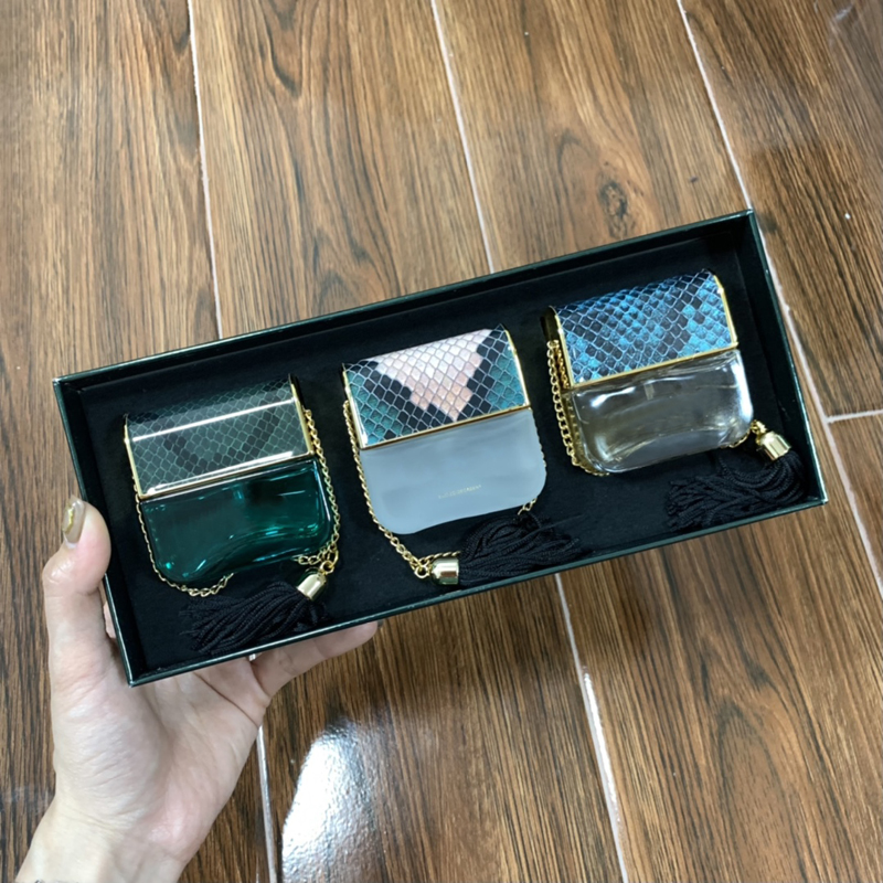 woman perfume set 25ml 3 pieces High-end packaging design and the first choice for Valentine Day gifts with box
woman perfume set 25ml 3 pieces High-end packaging design and the first choice for Valentine Day gifts with box