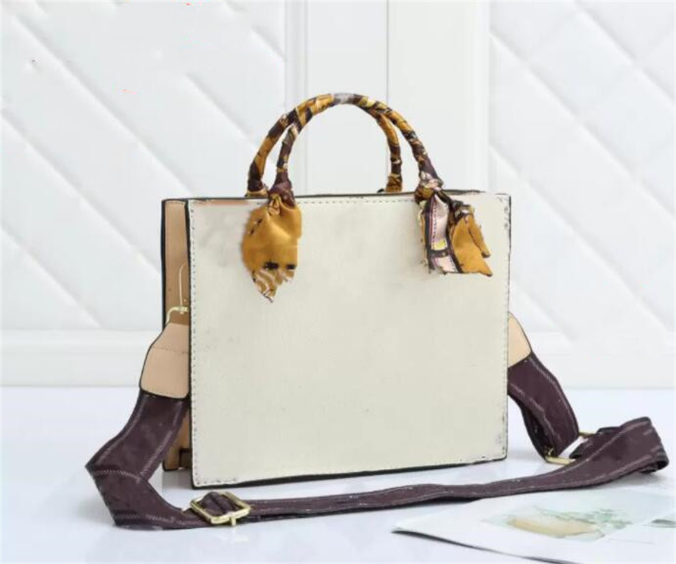 Women handbag tote Shopping Bag ONTHEGO crossbody bags Handbags book pocket totes Handbags High Quality leather Shoulder messenger bag's 24*9*19 With silk scarf, Extra shipping
Women handbag tote Shopping Bag ONTHEGO crossbody bags Handbags book pocket totes Handbags High Quality leather Shoulder messenger bag's 24*9*19 With silk scarf, Extra shipping