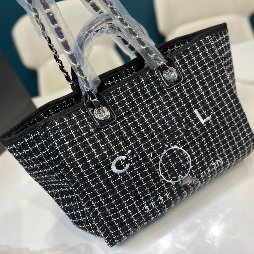 Mommy Bags Canvas Practical Large Capacity Beach Bag Travel Leisure Ladies Shopping Bag Handbag AAA Quality, Make up the difference
Mommy Bags Canvas Practical Large Capacity Beach Bag Travel Leisure Ladies Shopping Bag Handbag AAA Quality, Make up the difference