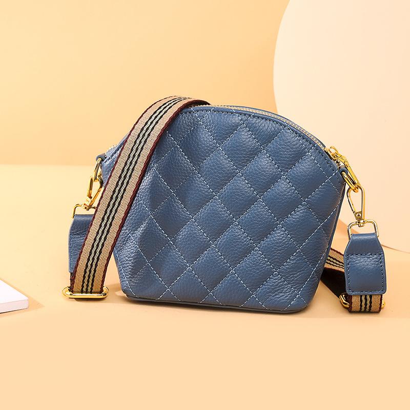 Shoulder Bags Genuine Leather Women Bag Luxury Designer Handbags Small Crossbody For Woman 2022 Brand Ladies Phone BolsasShoulder, White
Shoulder Bags Genuine Leather Women Bag Luxury Designer Handbags Small Crossbody For Woman 2022 Brand Ladies Phone BolsasShoulder, White