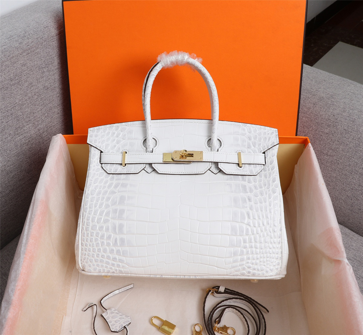5A handbag Luxurys Totes fashion Brand women Bags Famous handbags With shoulder straps and Packing Designers bag box, 01
5A handbag Luxurys Totes fashion Brand women Bags Famous handbags With shoulder straps and Packing Designers bag box, 01