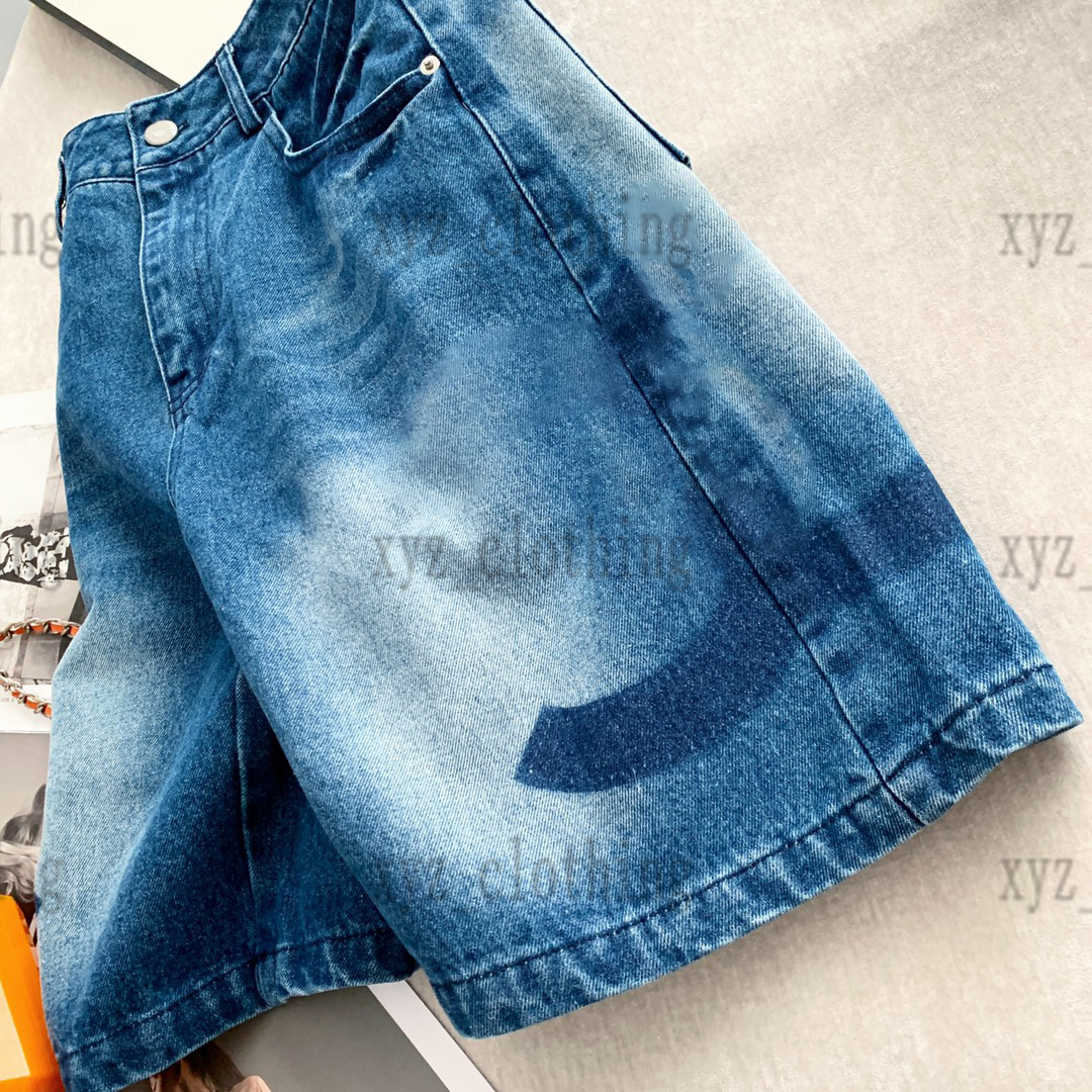 Washed white denim trousers 2022ss summer womens shorts brand designer short jeans fashion high-end female trousers for women size SML, 03
Washed white denim trousers 2022ss summer womens shorts brand designer short jeans fashion high-end female trousers for women size SML, 03