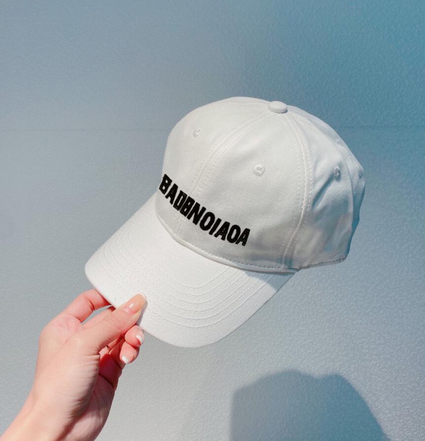 22SS Mens Designer Ball Caps Hip Hop Letters Print Baseball Cap Summer Sun Hat Men Women Adjustable Snapback Hats Black White