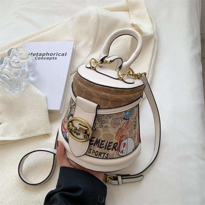 Evening Bags Women's Personality Shoulder Delicate Purses And Handbags Luxury Designe Quality Messenger Bag Girl Diamond Cosmetic BagEve, Style 1 black
Evening Bags Women's Personality Shoulder Delicate Purses And Handbags Luxury Designe Quality Messenger Bag Girl Diamond Cosmetic BagEve, Style 1 black