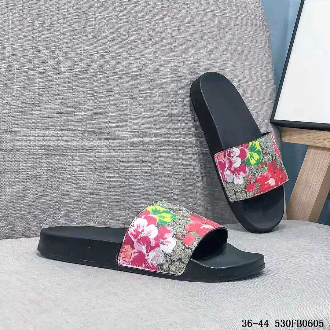 2022 Men Women Slides Summer Beach Indoor Flat G Sandals Slippers Bees Green Red Blue House Flip Flops With Box AA, Light tan
2022 Men Women Slides Summer Beach Indoor Flat G Sandals Slippers Bees Green Red Blue House Flip Flops With Box AA, Light tan