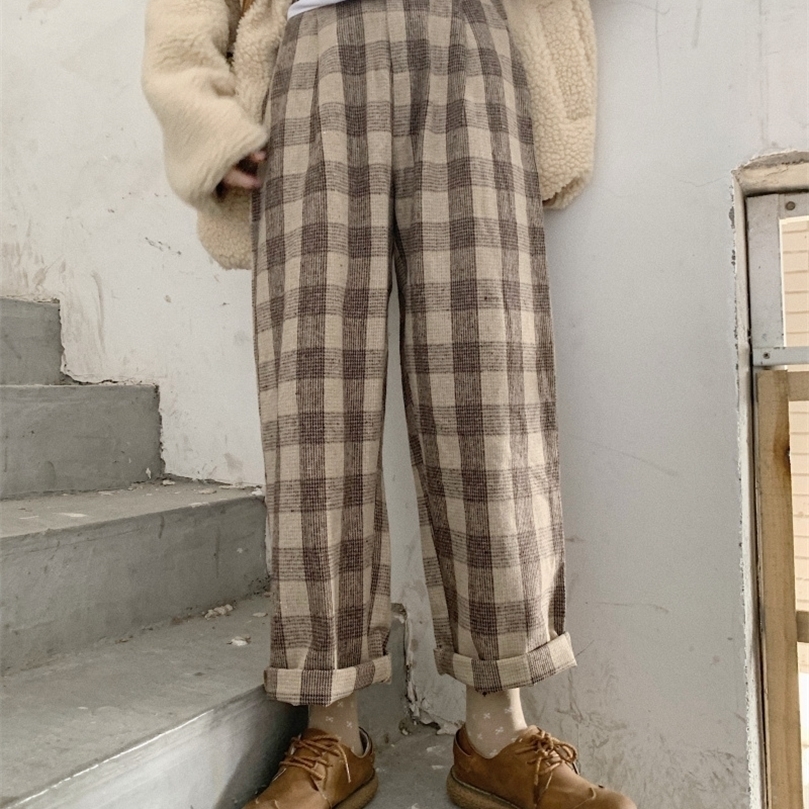 Japanese Autumn Winter Women Vintag Harajuku Loose Casual Pants Soft Sister wool plaid Straight Pants Girls Student trousers 201228, Black white
Japanese Autumn Winter Women Vintag Harajuku Loose Casual Pants Soft Sister wool plaid Straight Pants Girls Student trousers 201228, Black white